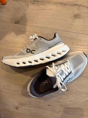 On Running Cloudsurfer Next Sneakers in Glacier and White